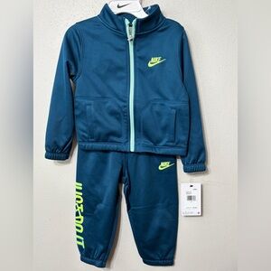 Nike Boy’s‎ Teal and Lime Green 2-Piece Set